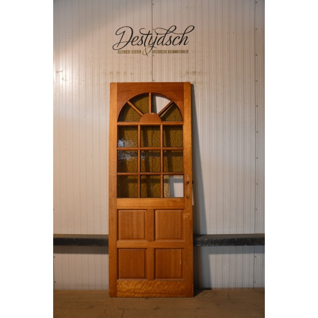 GL 527 Paneeldeur met glas