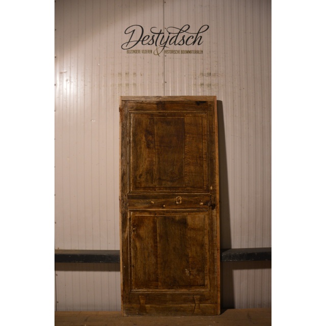 Oude geloogde deuren  