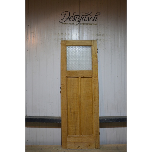 Oude geloogde deur   