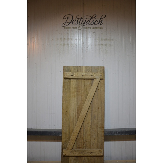 Oude geloogde eiken luik