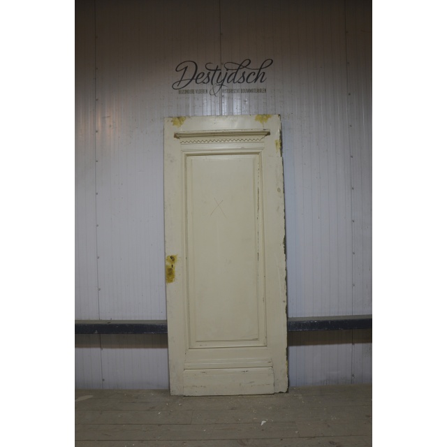 Oude paneeldeur 