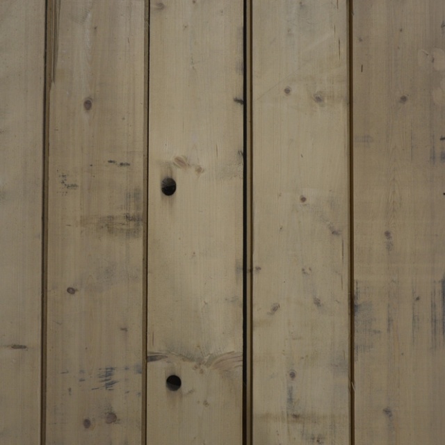 Vuren planken gezaagd uit oude balken 