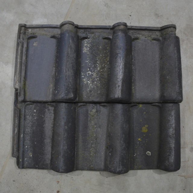 Partij klein Romaanse dakpan blauwgesmoord  