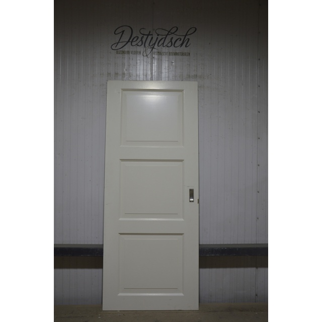 Oude drievaks paneeldeur 