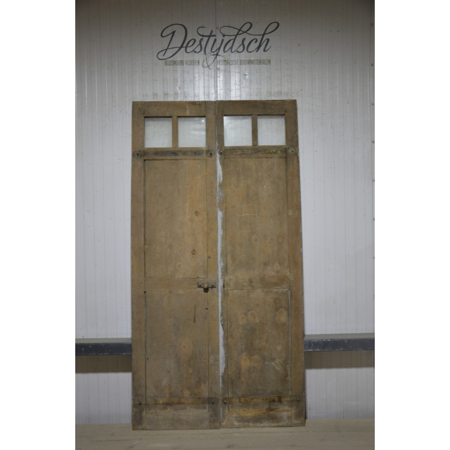 ​​​Set oude luiken 