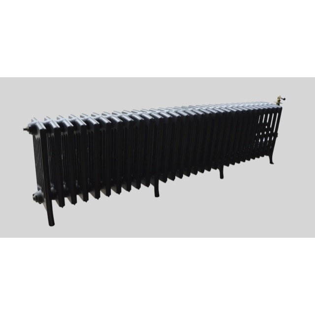 Gietijzeren radiator op pootjes