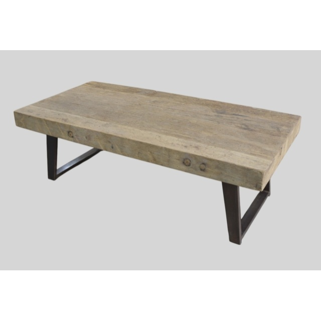Unieke salontafel van oud hout met stalen onderstel 
