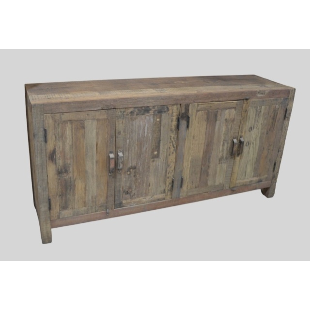 Stoer houten dressoir met vier deuren 